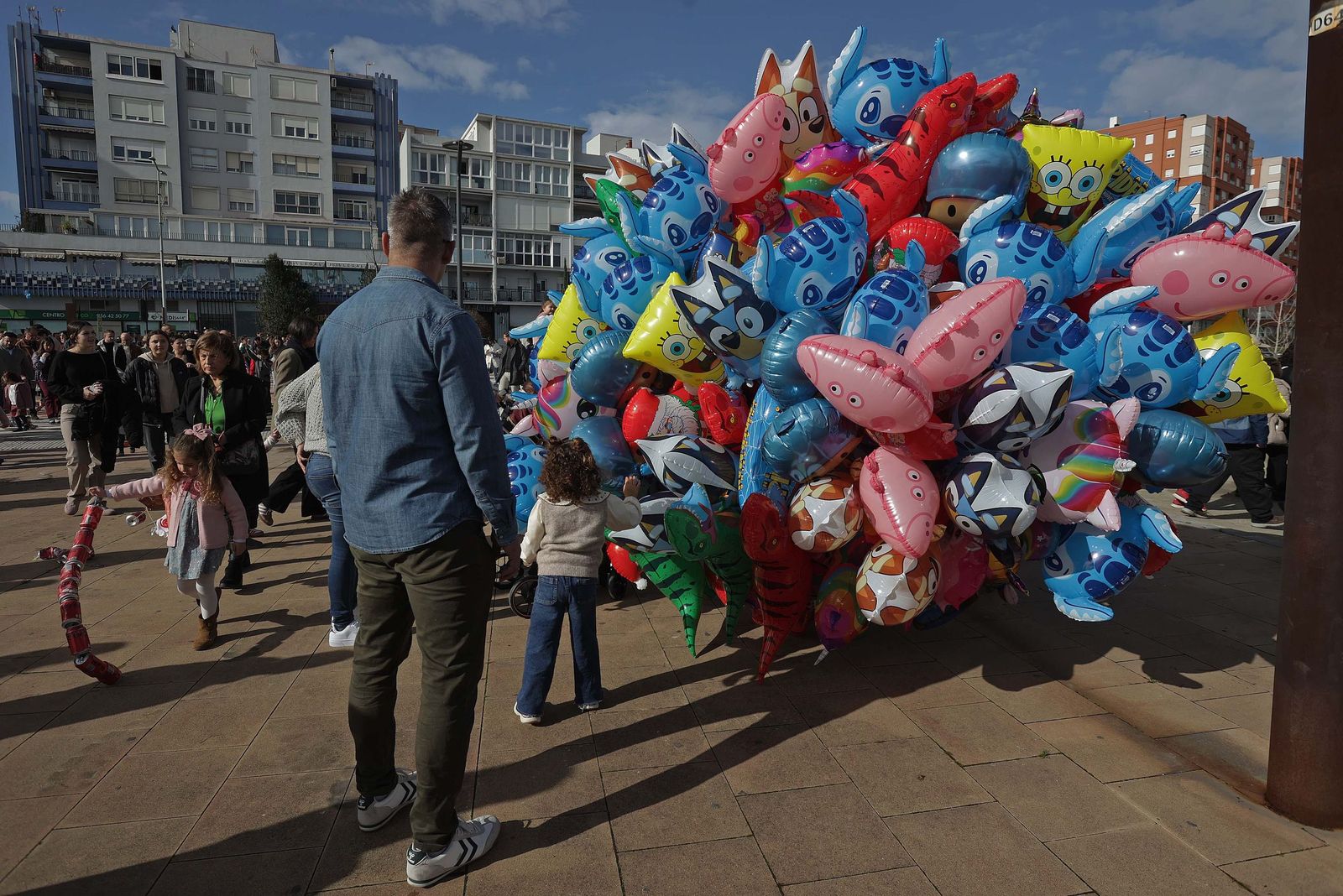 Búscate en el multitudinario arrastre de latas 2026 en Algeciras