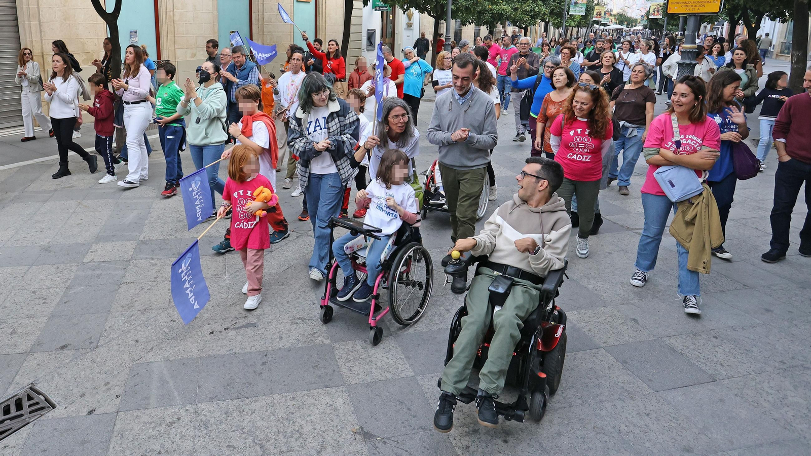 Manifestación de la Flampa de Jerez contra las faltas de recursos por necesidades especiales