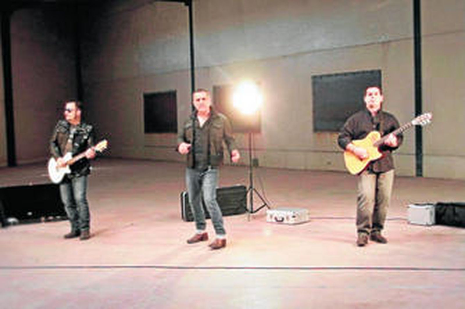 Grupo local Avíate!, que actuará en las fiestas en honor a San Roque el próximo sábado.