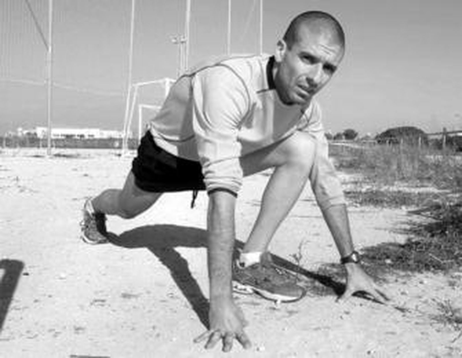 Antonio Jesús Pérez Romero, durante uno de sus entrenamientos en la pista de atletismo de La Longuera.