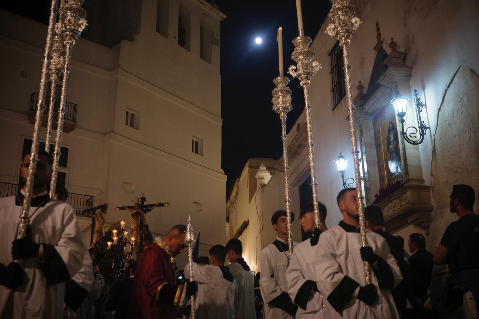 Las imágenes del Perdón en la Madrugada de la Semana Santa de Cádiz 2023