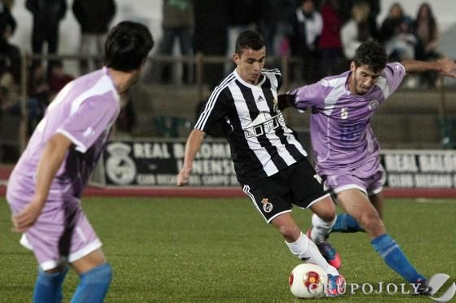 La Balona tropieza en el Municipal (1-2) y deja pasar una oportunidad de cazar al cuarto

Foto: Paco Guerrero
