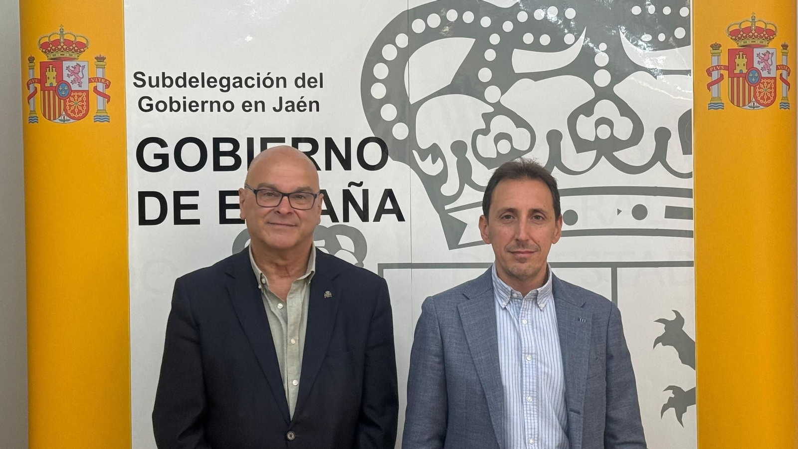 El subdelegado del Gobierno, Manuel Fernández, y el jefe provincial de la DGT en Jaén, Antonio Fornes.