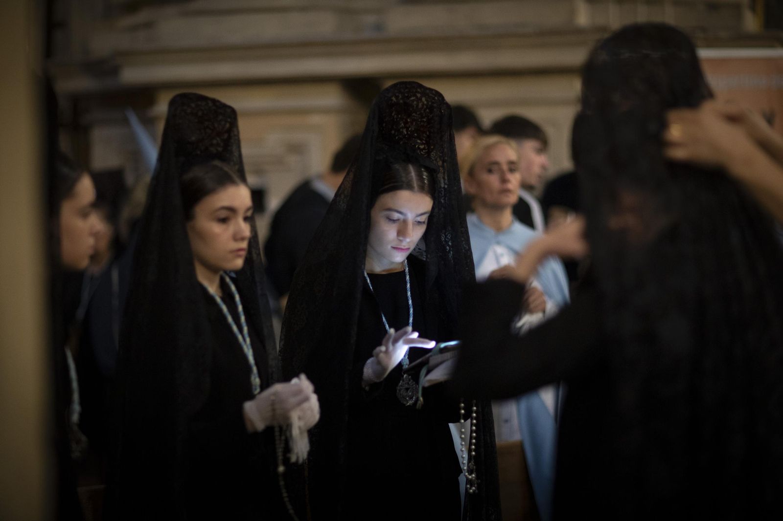 Las fotografías de la suspensión de la Estación de Penitencia de la Hermandad de Regina Mundi 2025