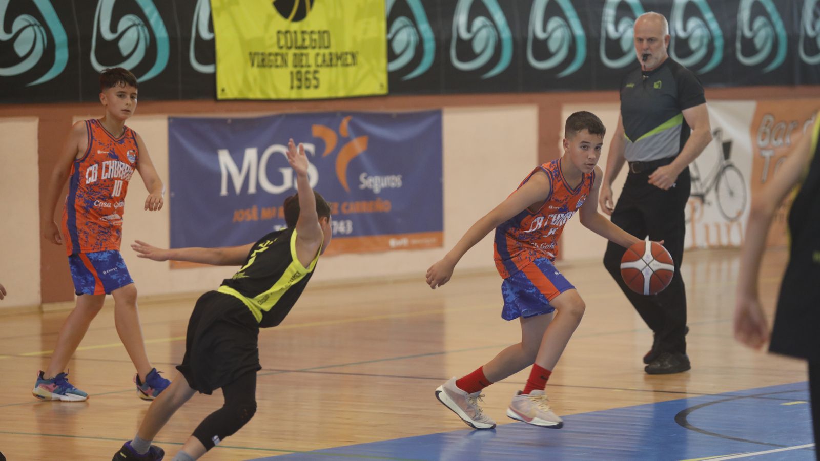 Las fotos de la primera jornada del Cadeba mini-masculino de La Línea