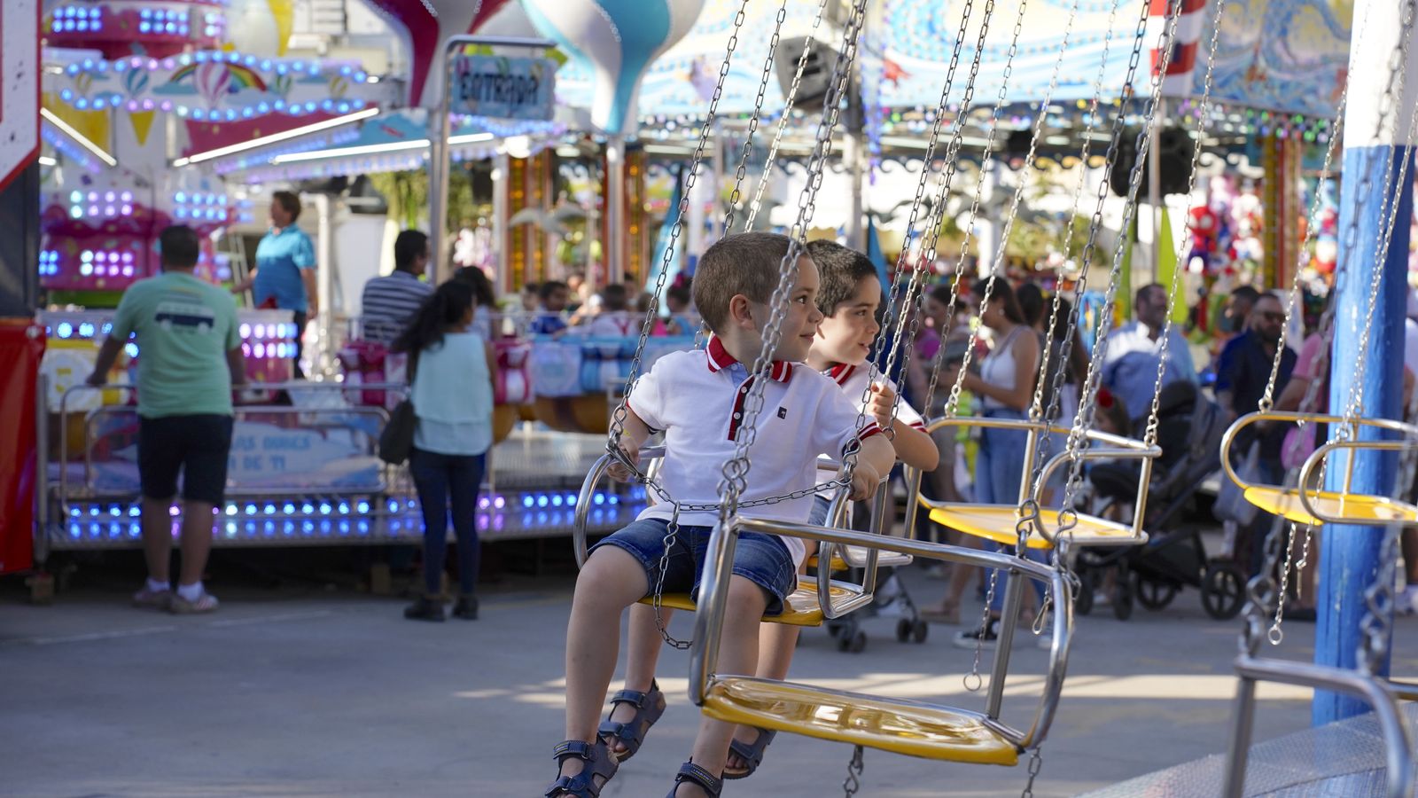 Fotos del día con descuento en las atracciones de la Feria de Algeciras