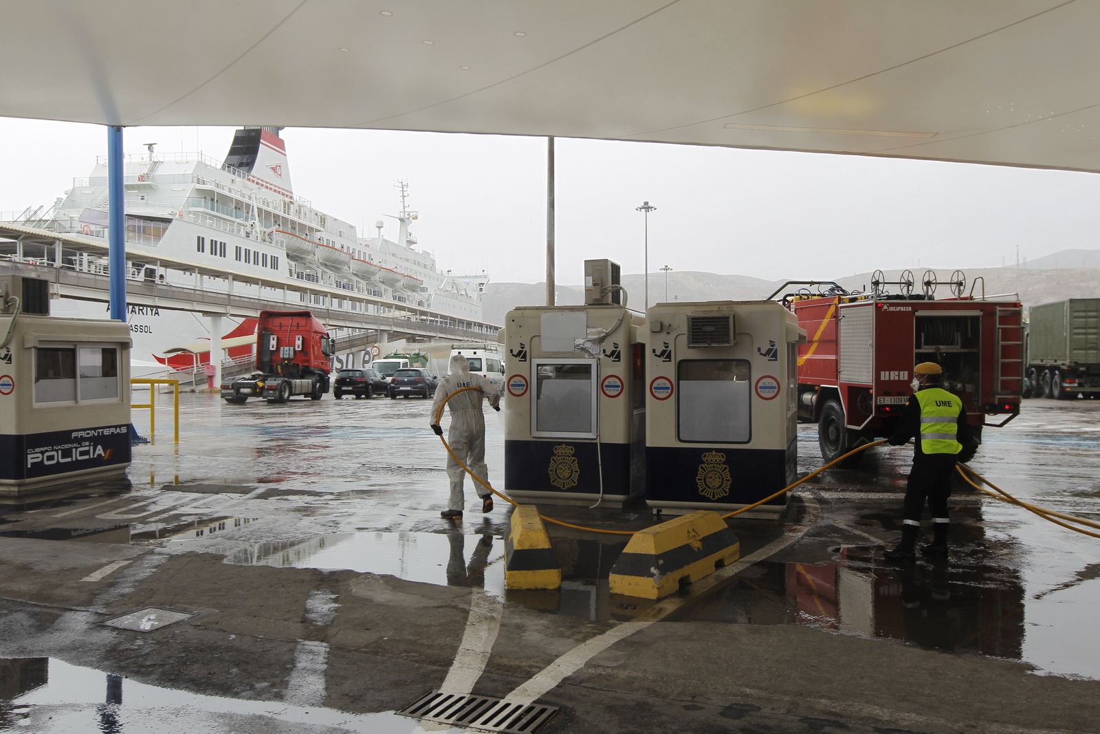 Fotogalería Coronavirus. Actuación UME en Almería.