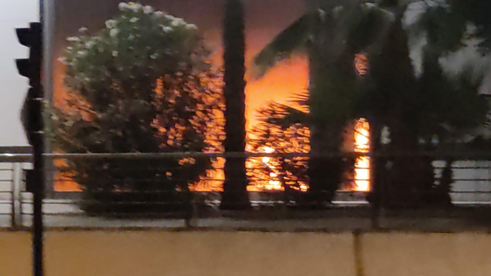 Incendio en el centro comercial Nevada