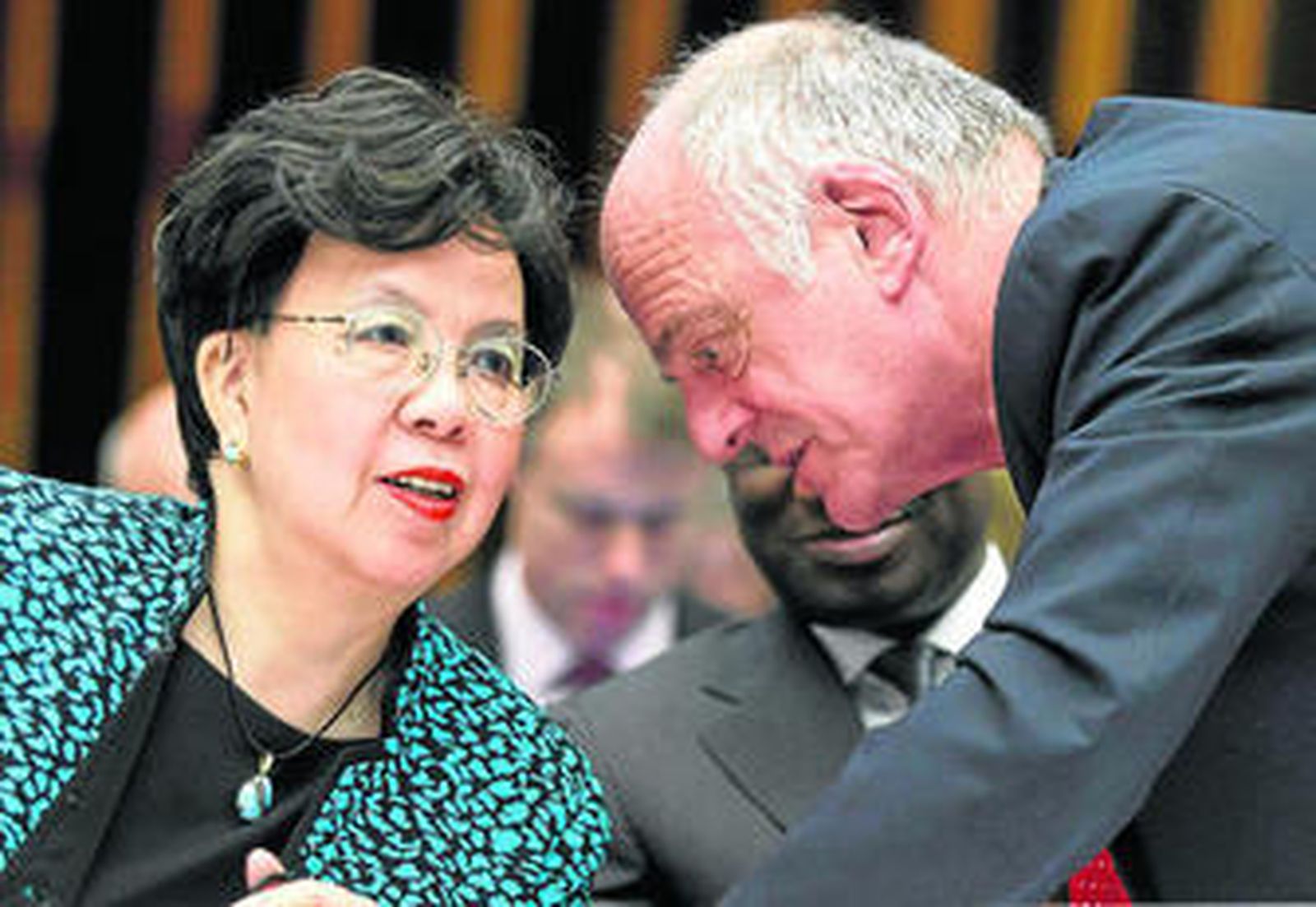 Margaret Chan, directora general de la OMS, y David Nabarro, enviado especial de ONU para el virus del ébola.