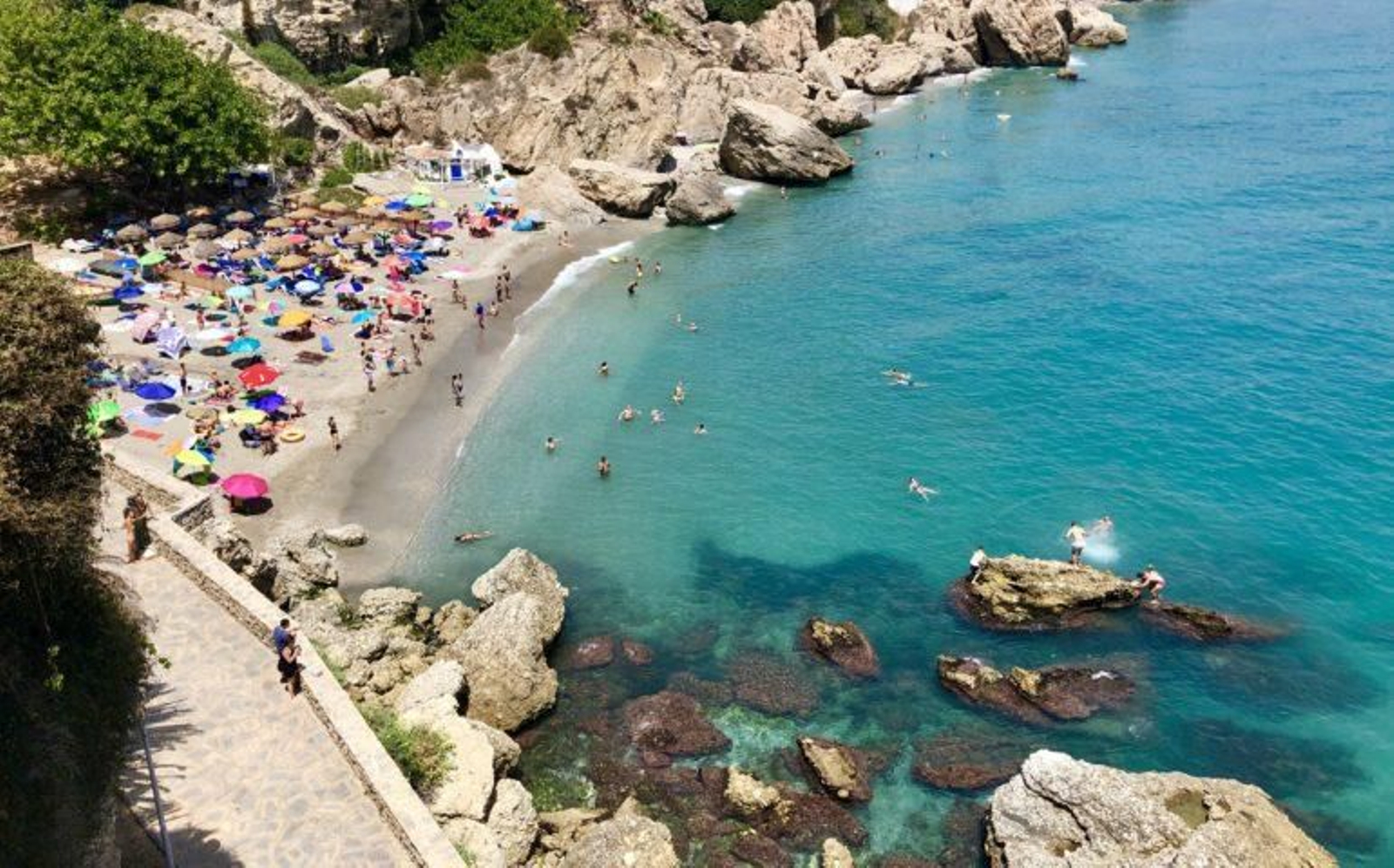 Vista aérea de la playa de Nerja Vista aérea de la playa de Nerja