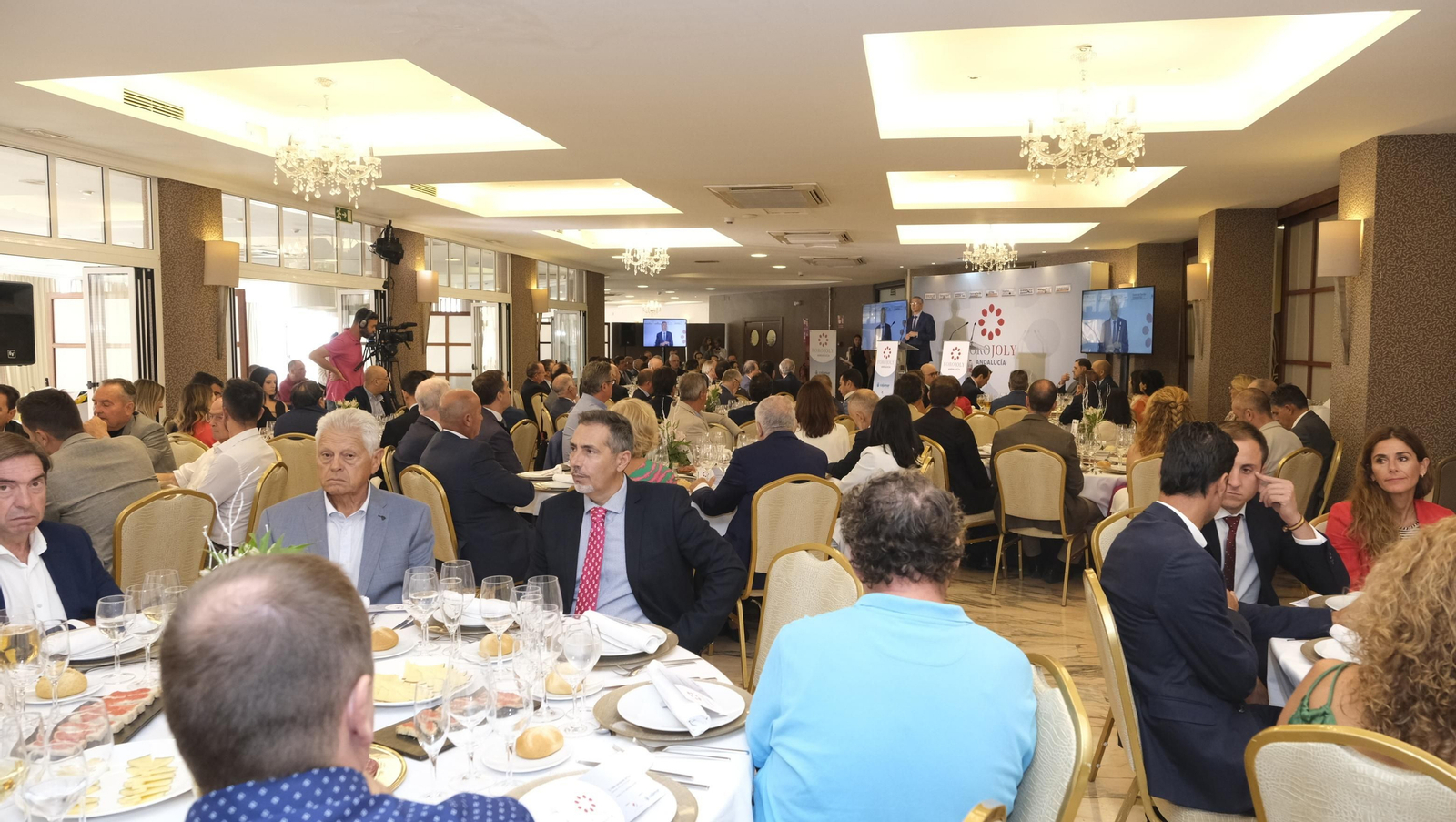 Imágenes del Foro Joly en Almería, con el Gobernador del Banco de España, Pablo Hernández de Cos