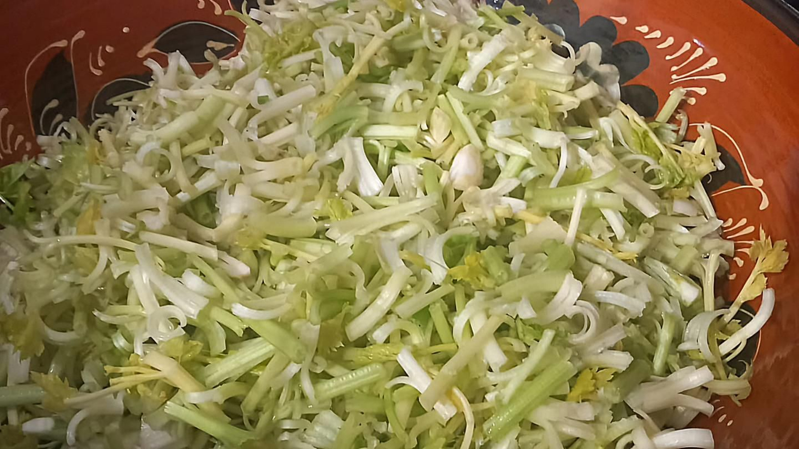 El apio se consume tradicionalmente aliñada en Arcos