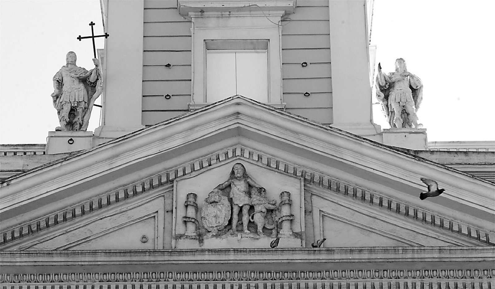 Escudo de las Islas Gaditanas en la fachada del Ayuntamiento de Cádiz
