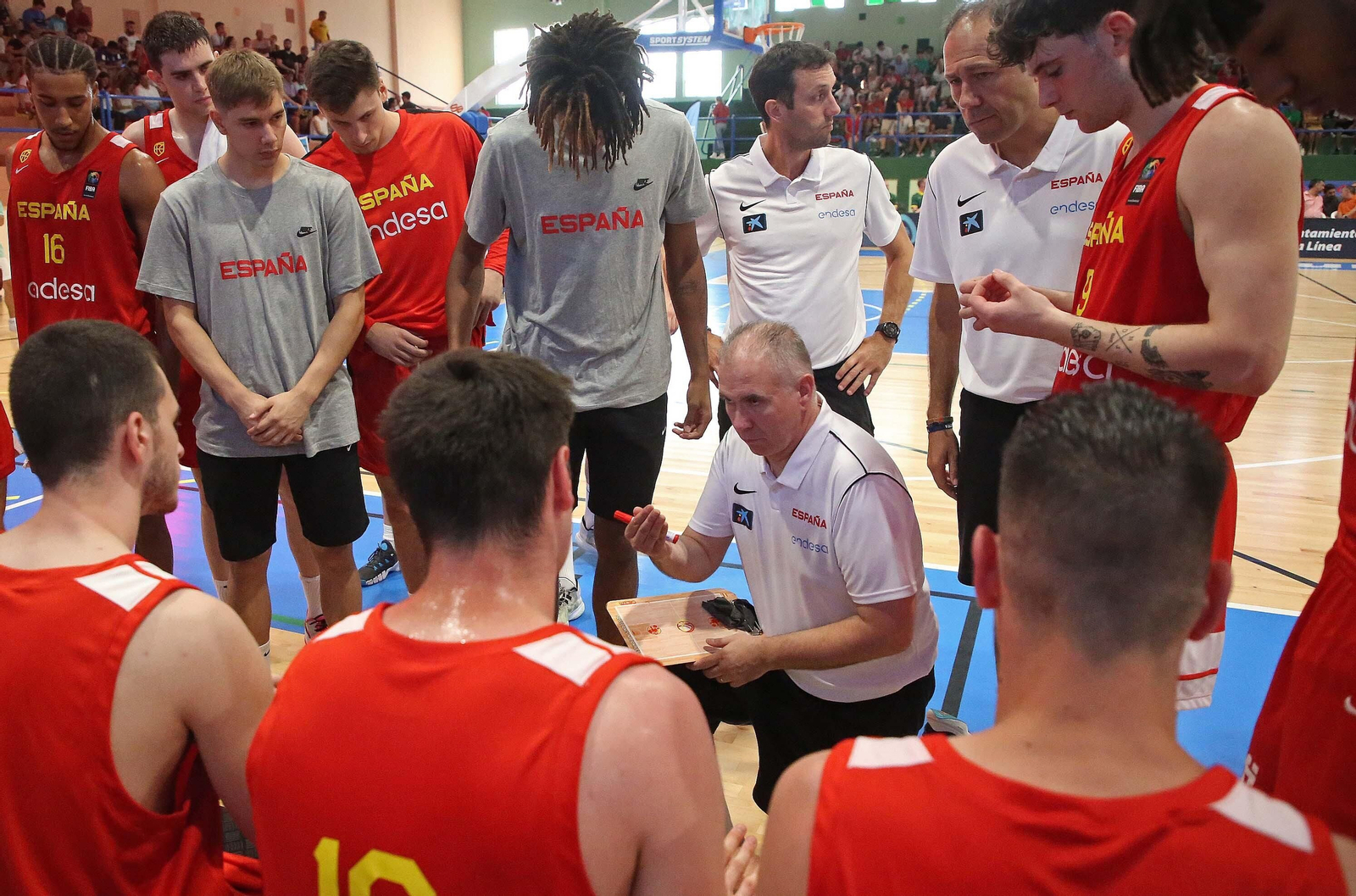 Fotos de la jornada final del Torneo Internacional de Baloncesto U-20 en La Línea
