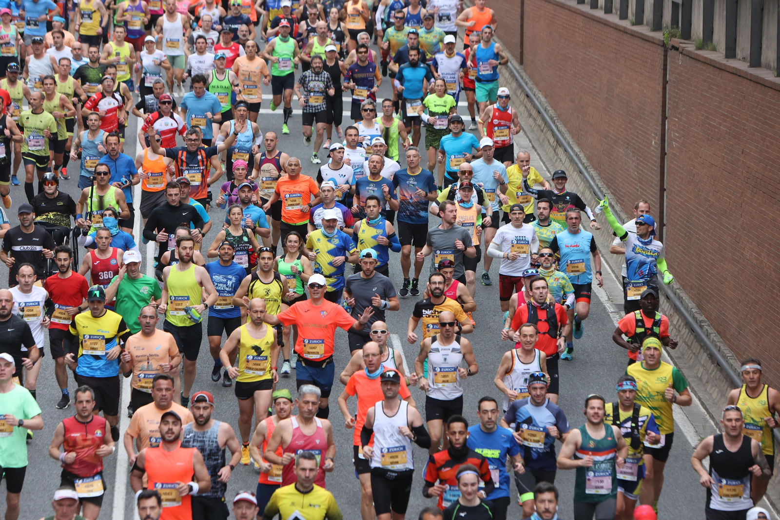 Búscate en la maratón de Sevilla 04