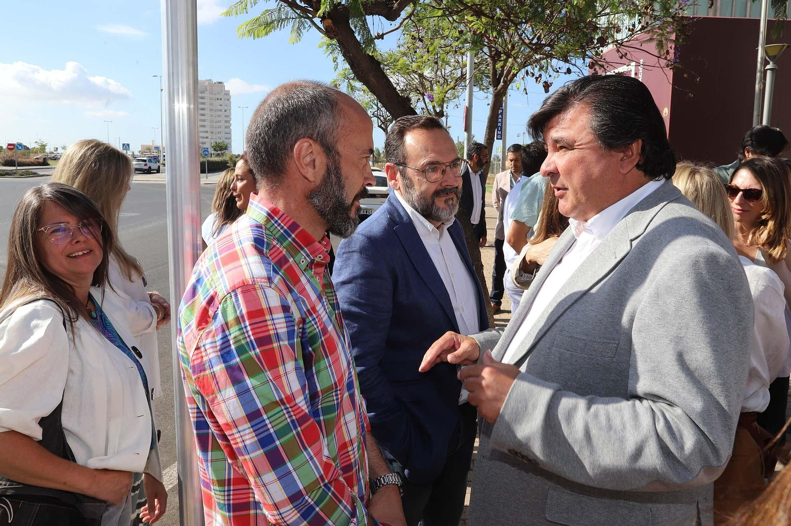 La Glorieta 'Arquitecto José Pablo Vázquez Hierro' ya luce descubierta en Huelva