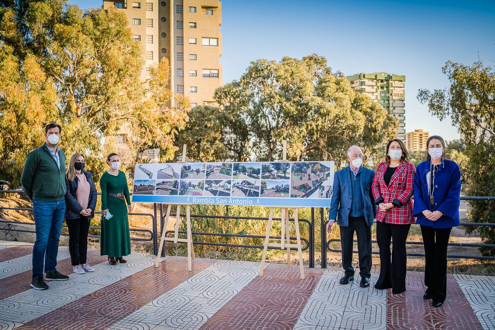 Gabriel Amat presentó a la consejera Carmen Crespo el estudio.