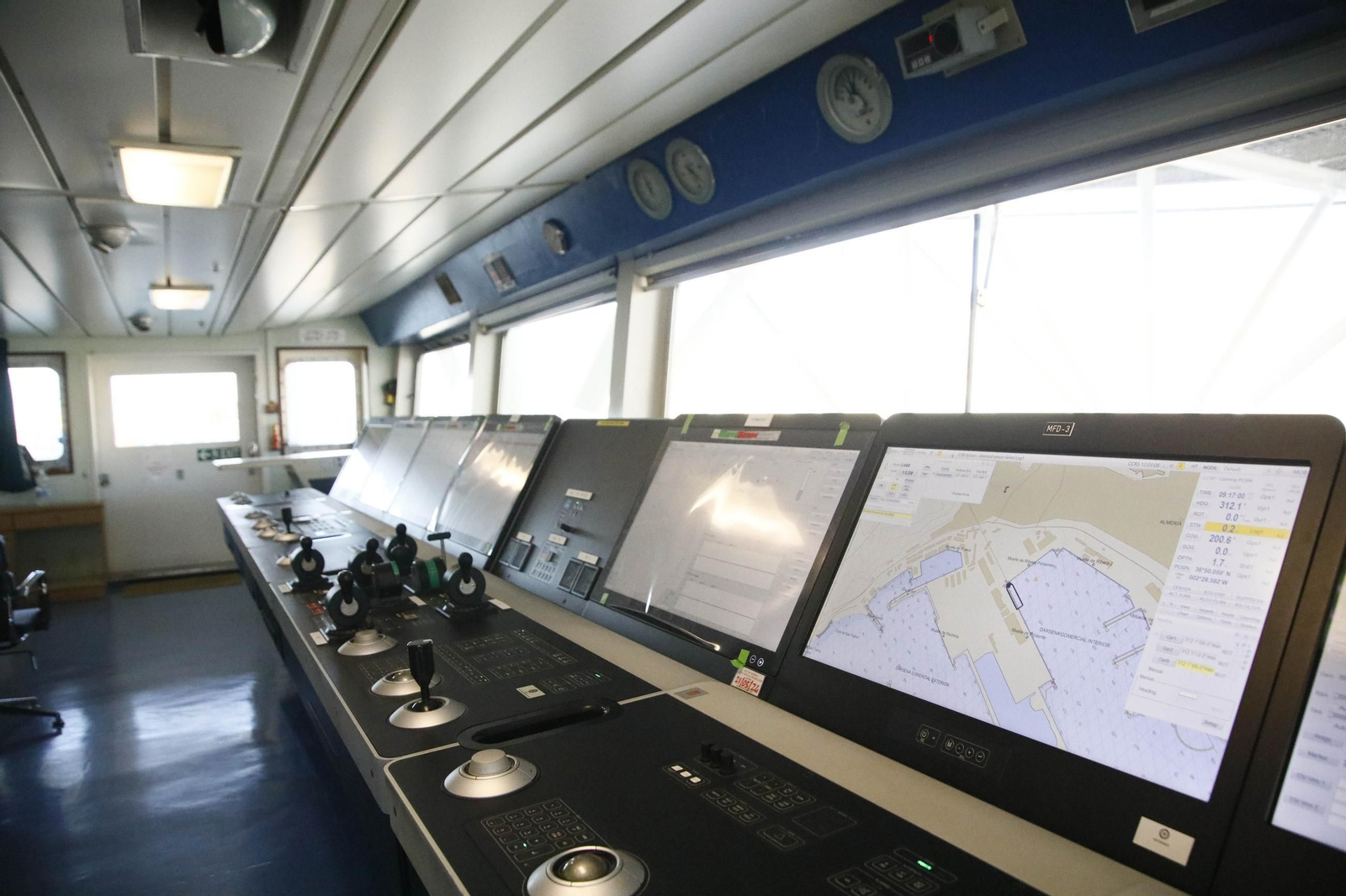 Las imágenes de la plataforma Saipem 3000 en el Puerto de Almería