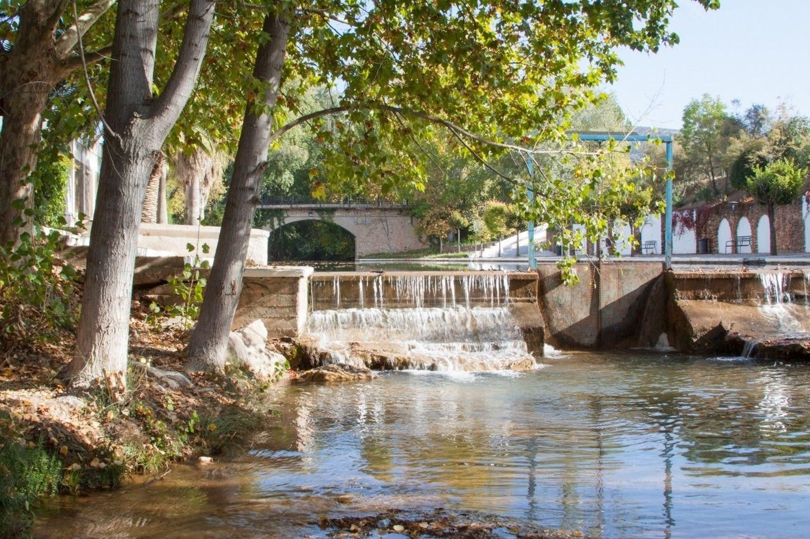 El río Aguascebas llena de agua y vida este oasis veraniego en Mogón. El río Aguascebas llena de agua y vida este oasis veraniego en Mogón.
