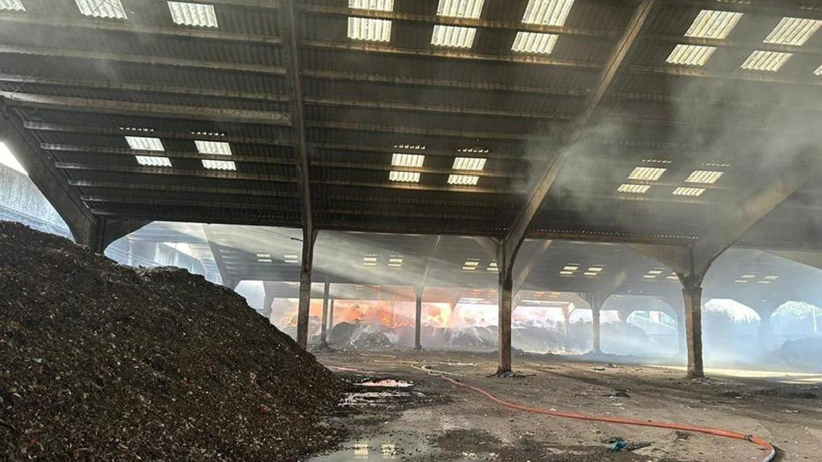 Incendio en el Complejo Medioambiental Sur de Europa de Los Barrios