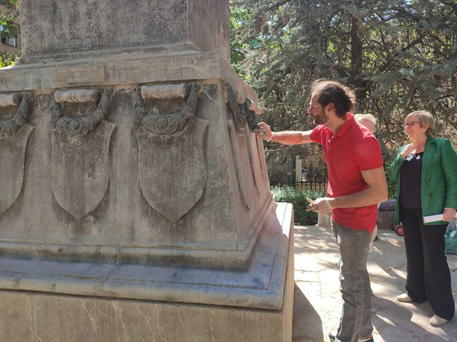 Patrimonio Granada: La estatua de Mariana Pineda recupera su esplendor