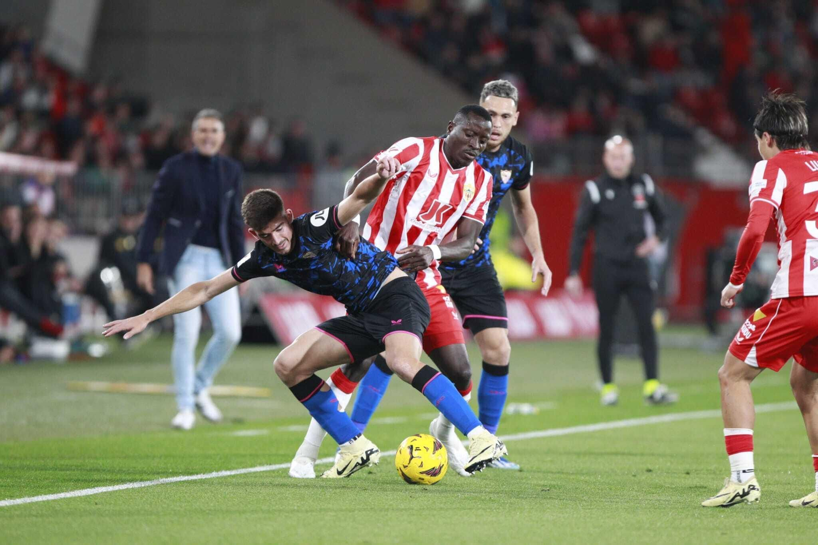 Lopy, que volvió a la titularidad ante el Sevilla, baja para Las Palmas