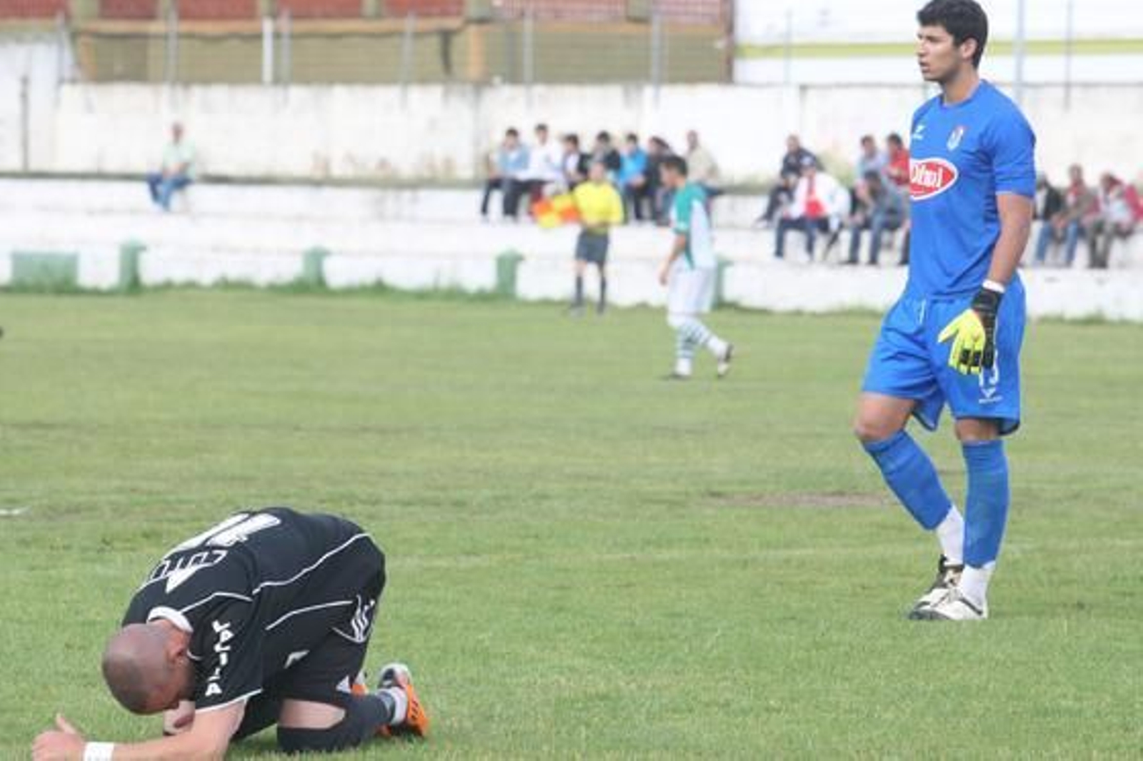Los linenses empatan sin goles en Puerto Real y celebran el título de campeón de Liga.

Foto: Paco Guerrero