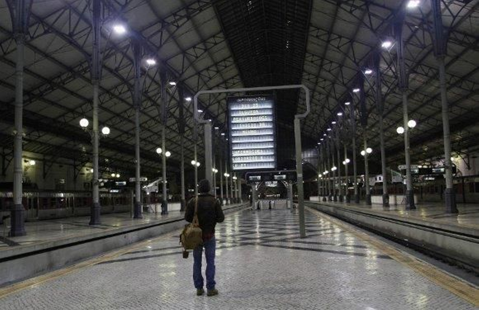 La huelga general lusa paraliza su transporte público