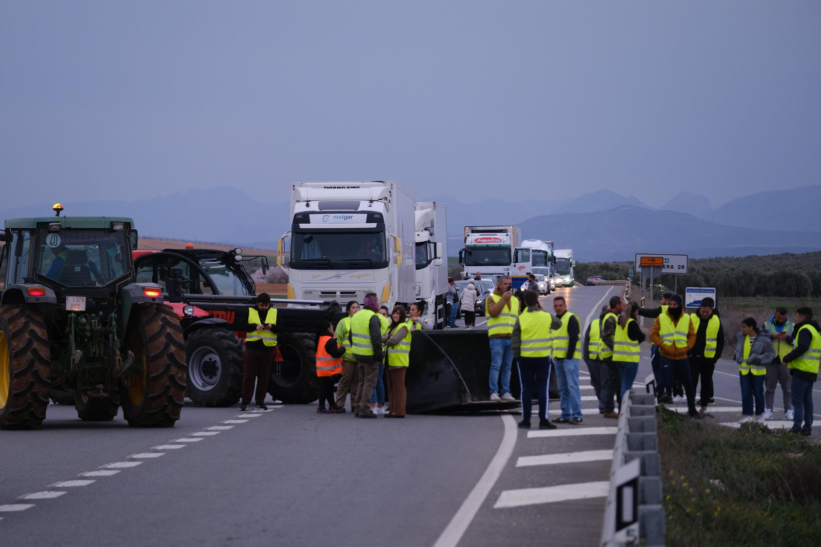 La jornada de protesta de los agricultores en Antequera, en fotos