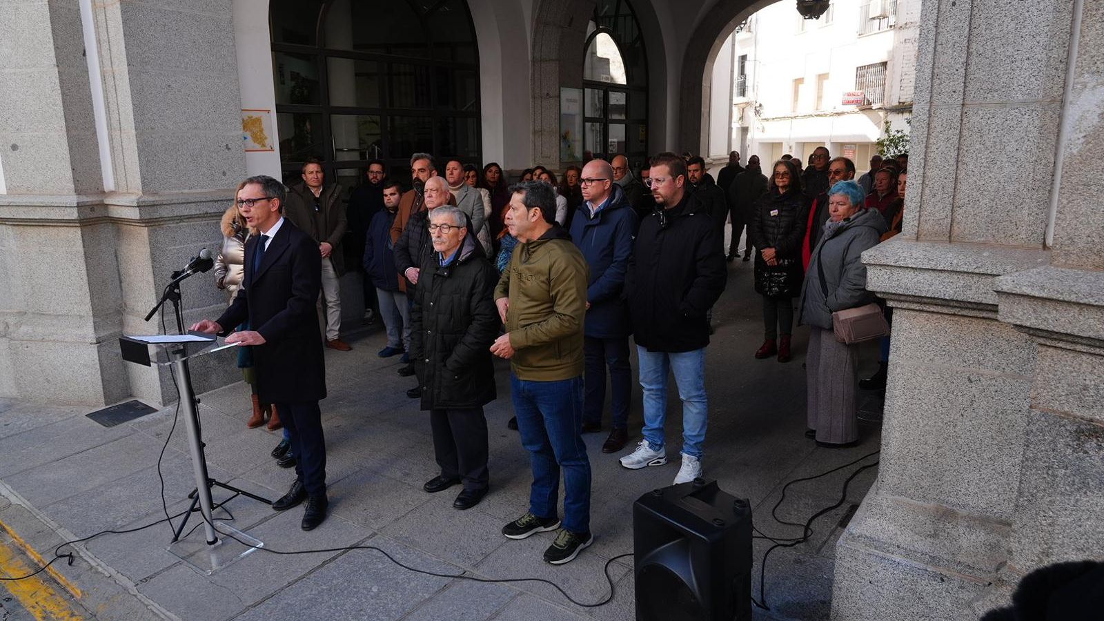 Minuto de silencio en el Ayuntamiento de Pozoblanco.