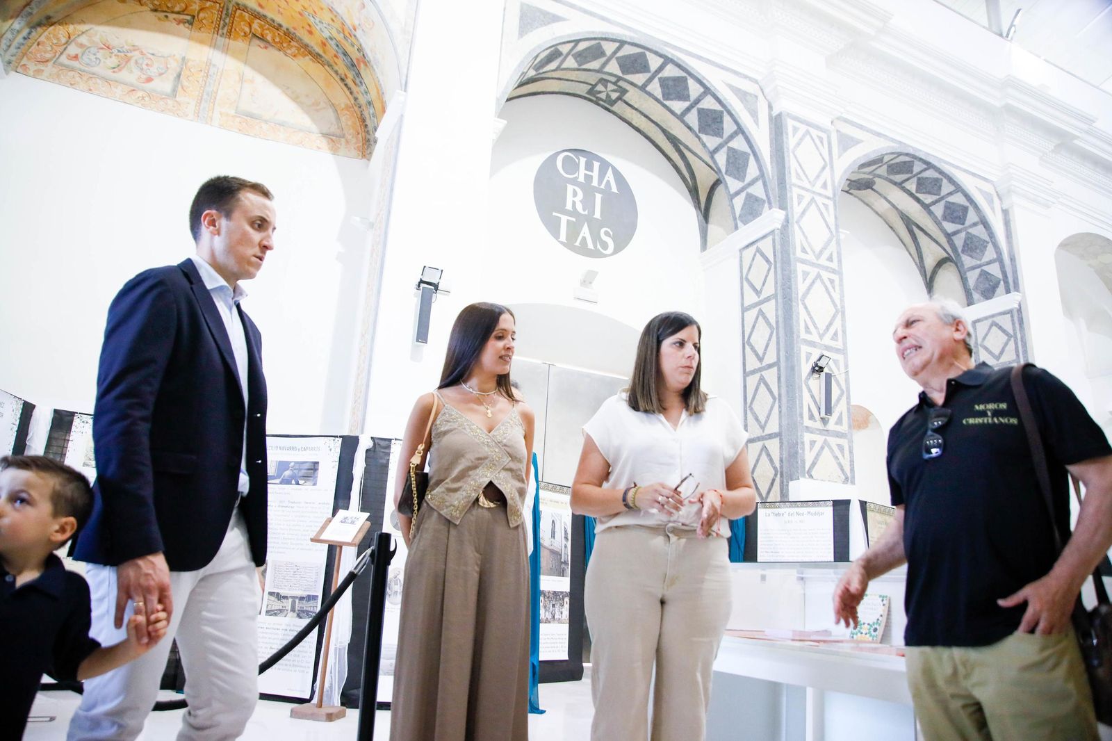 Desfile de Gigantes y Cabezudos de Vera, en imágenes