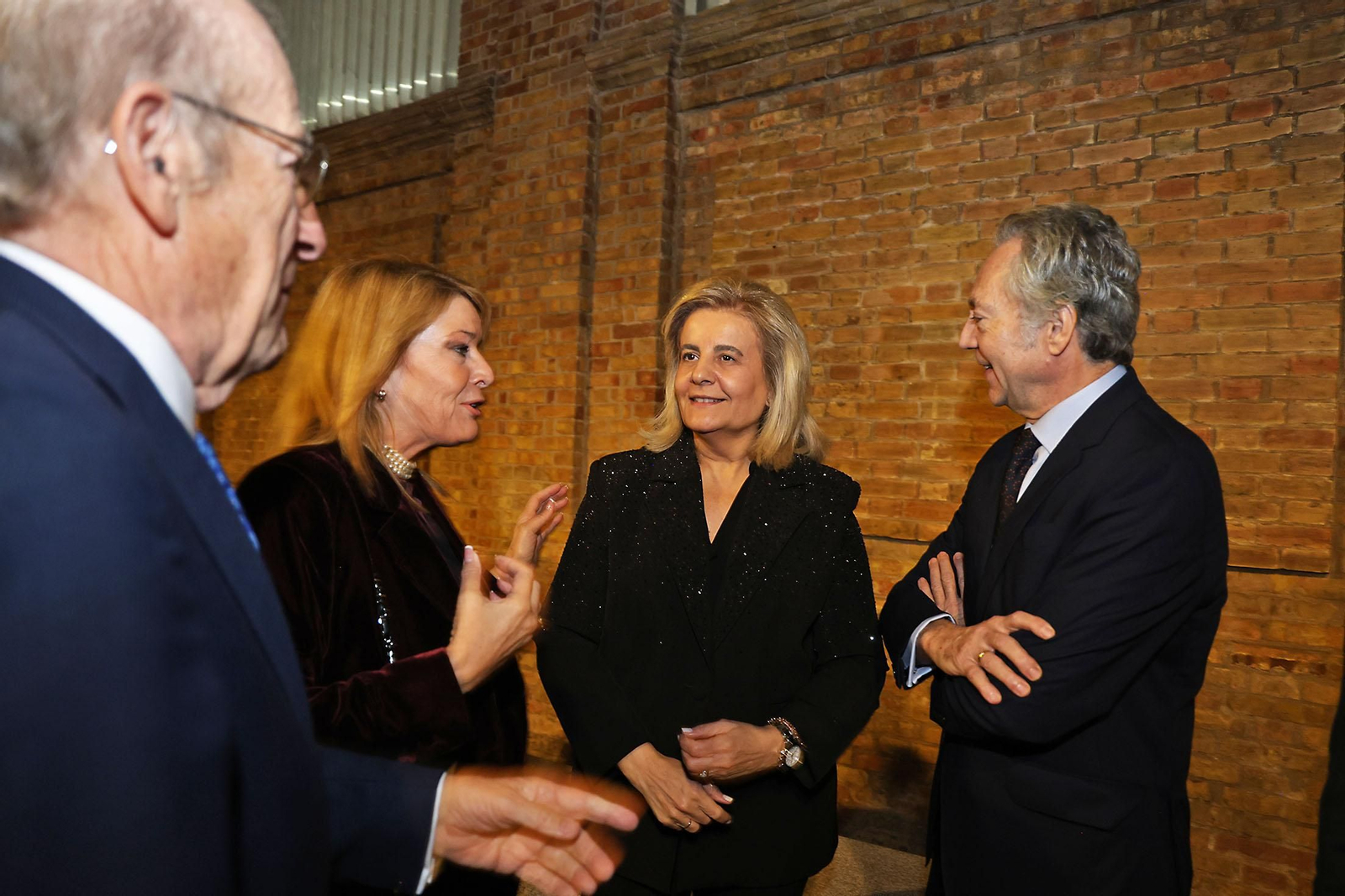 Imágenes de los invitados a la gala de los  37 premios Onubenses del Año