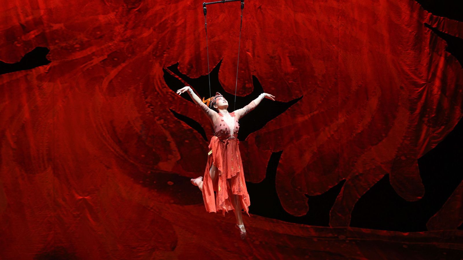 Imágenes del 'Gran Circo Acrobático de China' en el Teatro Villamarta