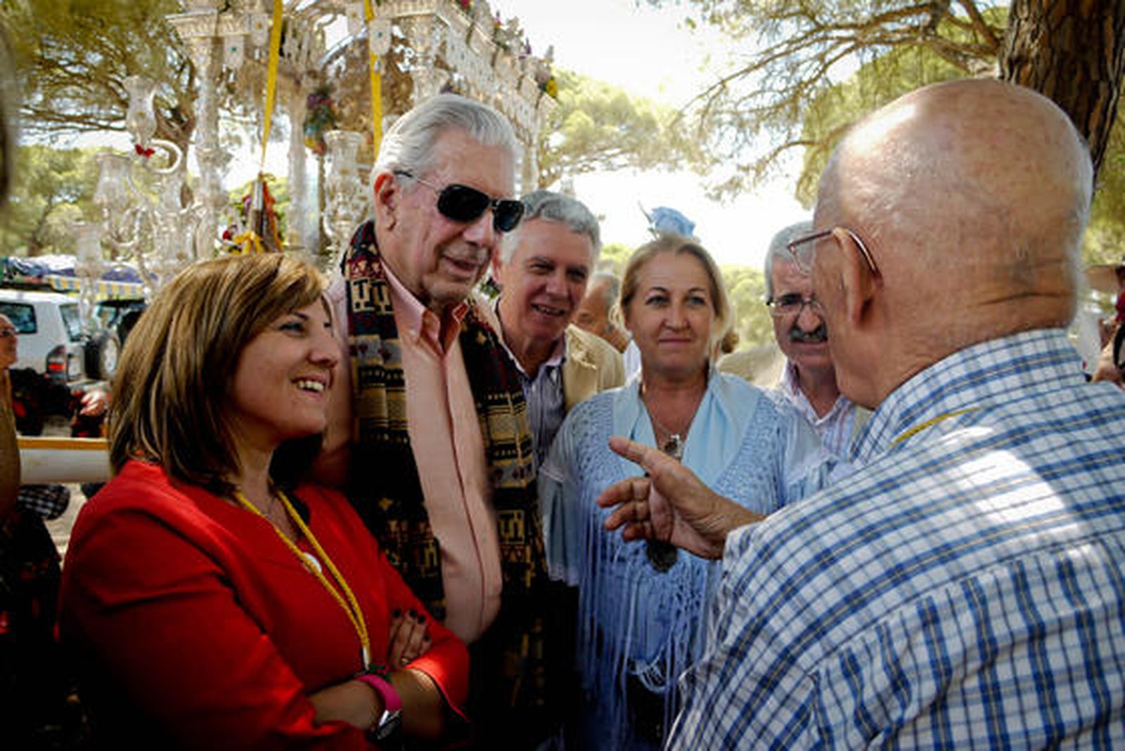 La filial de Sanlúcar cruzó el Guadalquivir camino de El Rocío. 

Foto: Borja Benjumeda