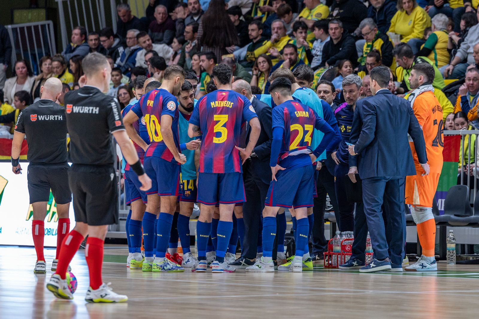 Las mejores imágenes del espectacular encuentro entre Jaén Paraíso Interior FS y Barça (3-3)