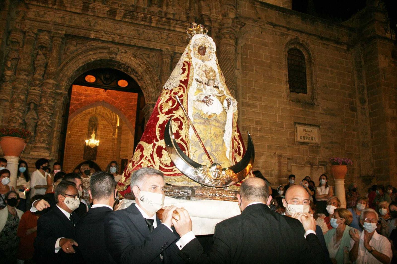 La Patrona se reencontró con los portuenses en las calles.