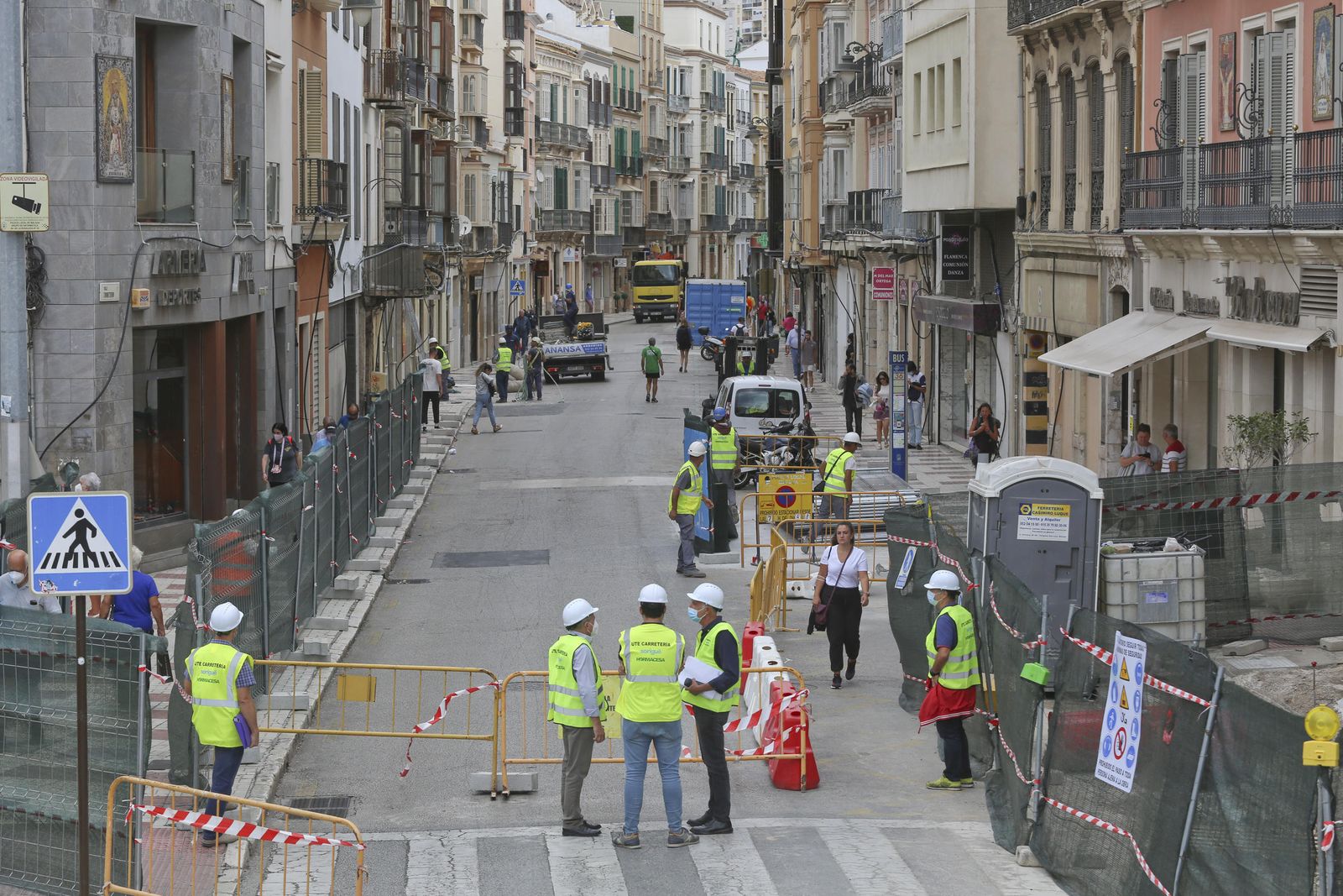La calle Carretería de Málaga ya está en obras, en fotos