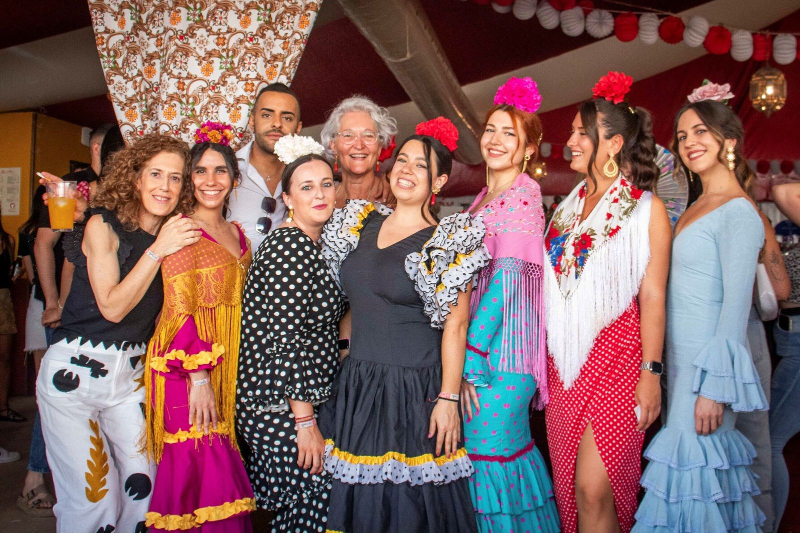 Granada vive un domingo de Corpus marcado por el buen tiempo.