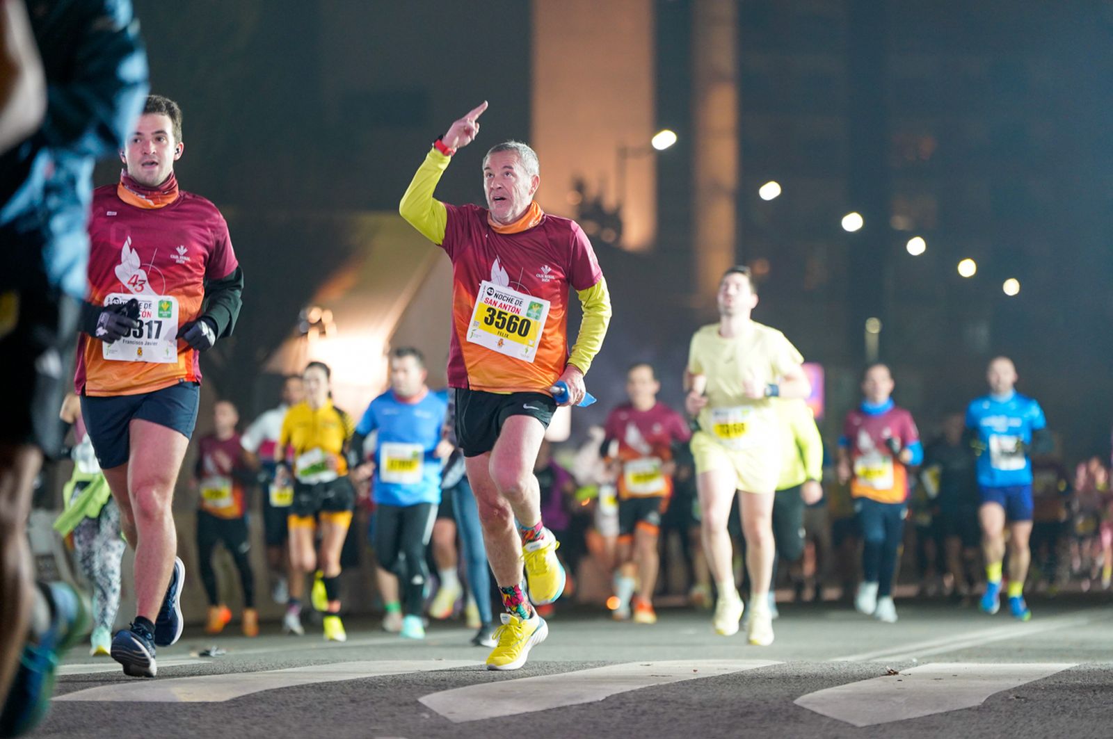 En imágenes: búscate en tu llegada a meta de la Carrera de San Antón 2026 (10)