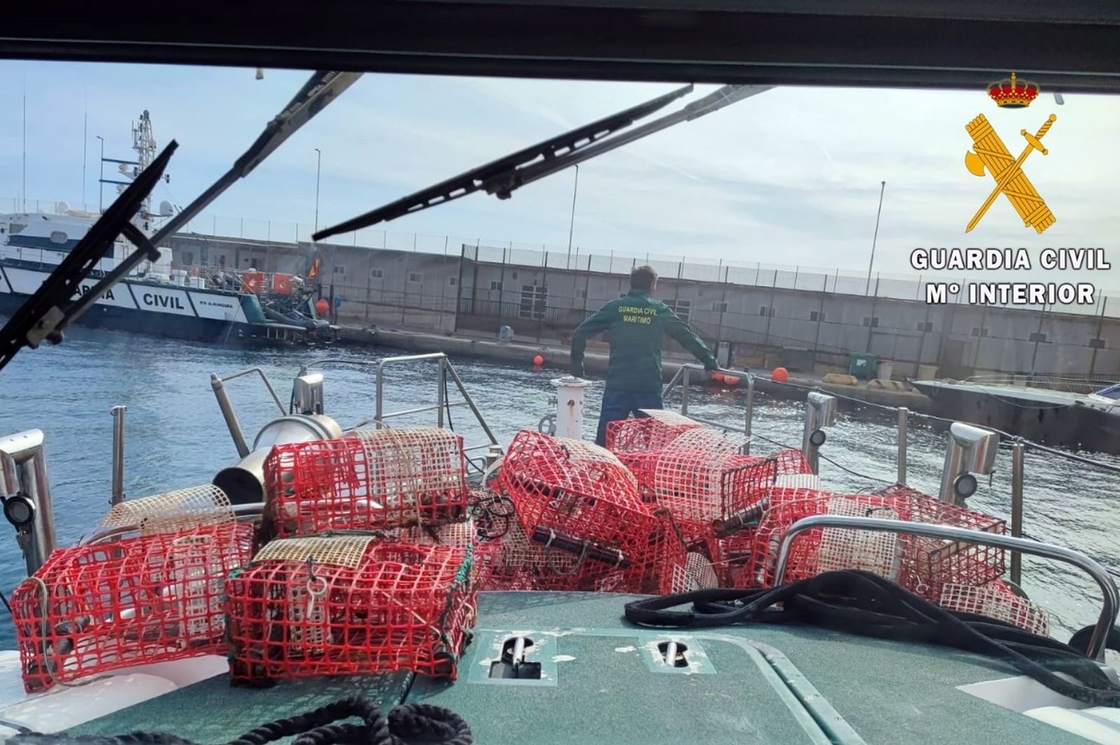 Nasas intervenidas por la Guardia Civil en Almería.