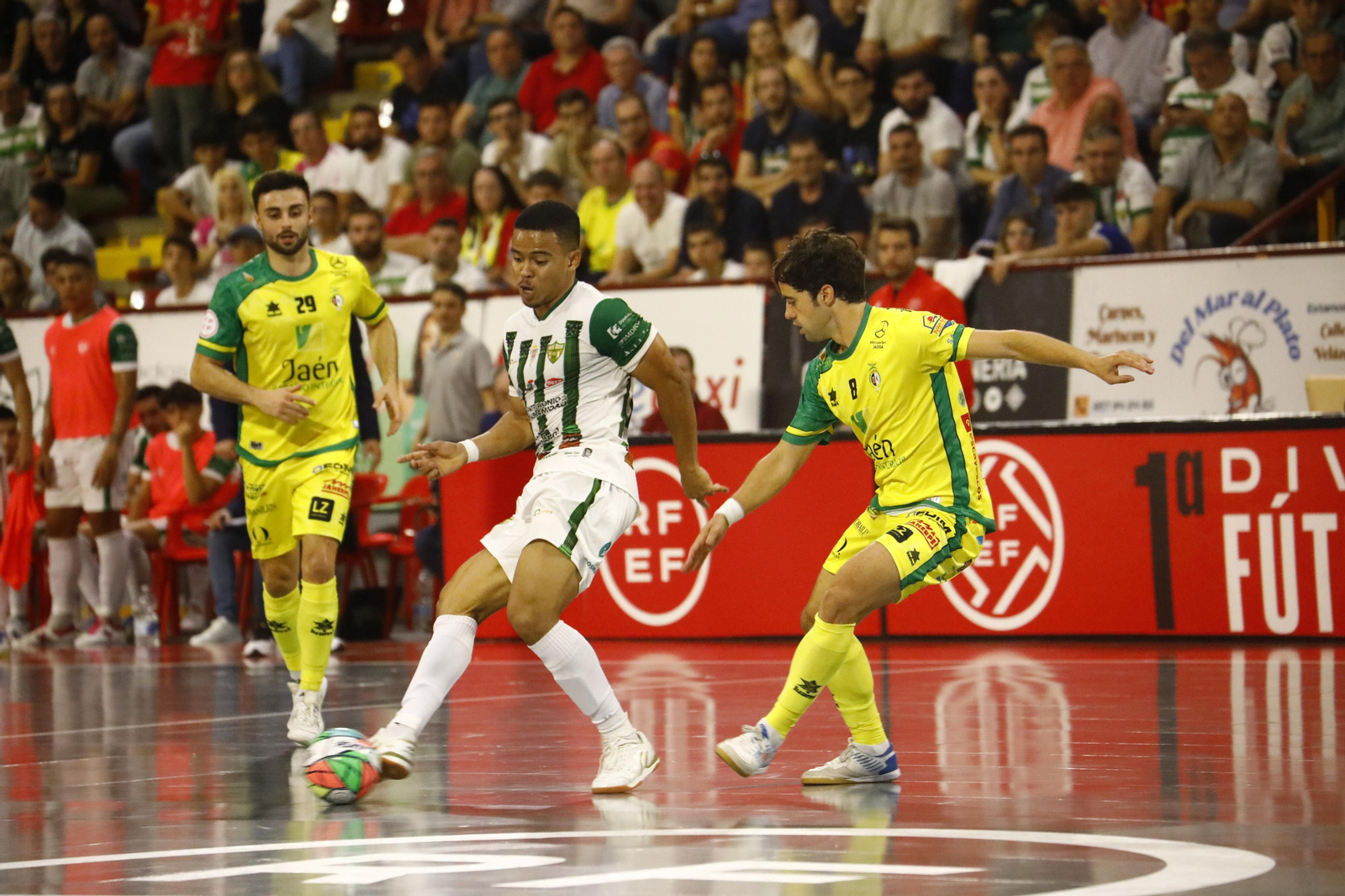 Las mejores fotos de la victoria del Córdoba Futsal ante el Jaén Paraíso Interior