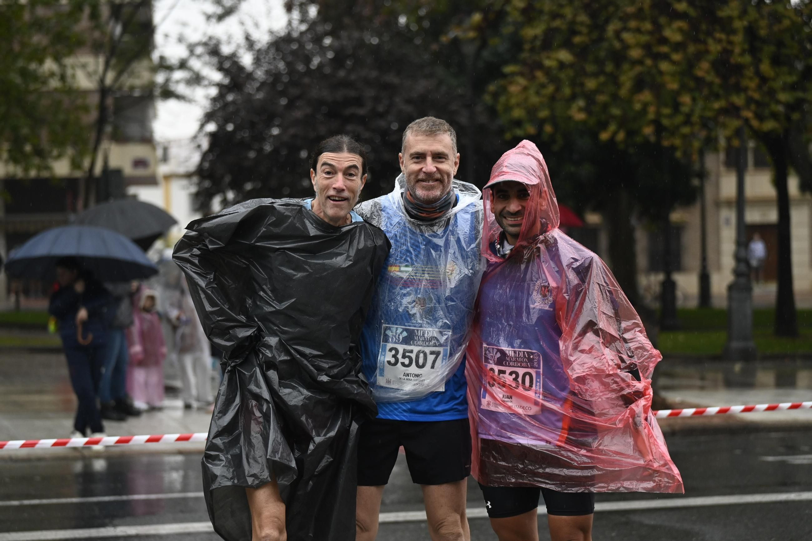 Las mejores fotos de la espectacular salida de la Media Maratón de Córdoba 2025