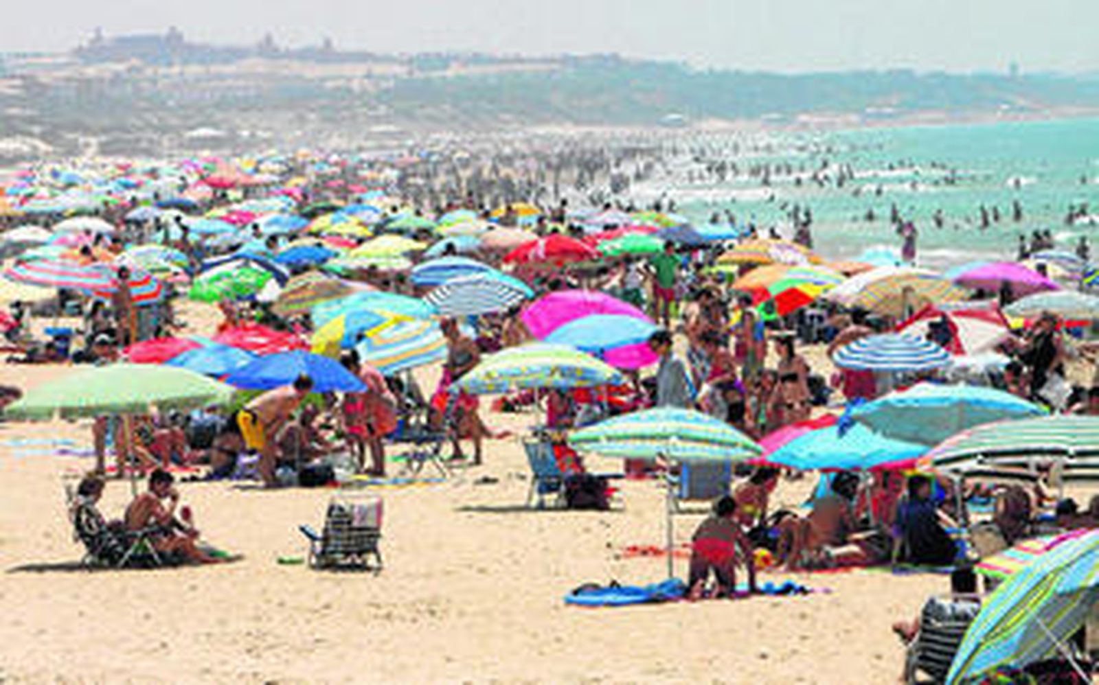 La playa de La Barrosa en Chiclana de la Frontera.