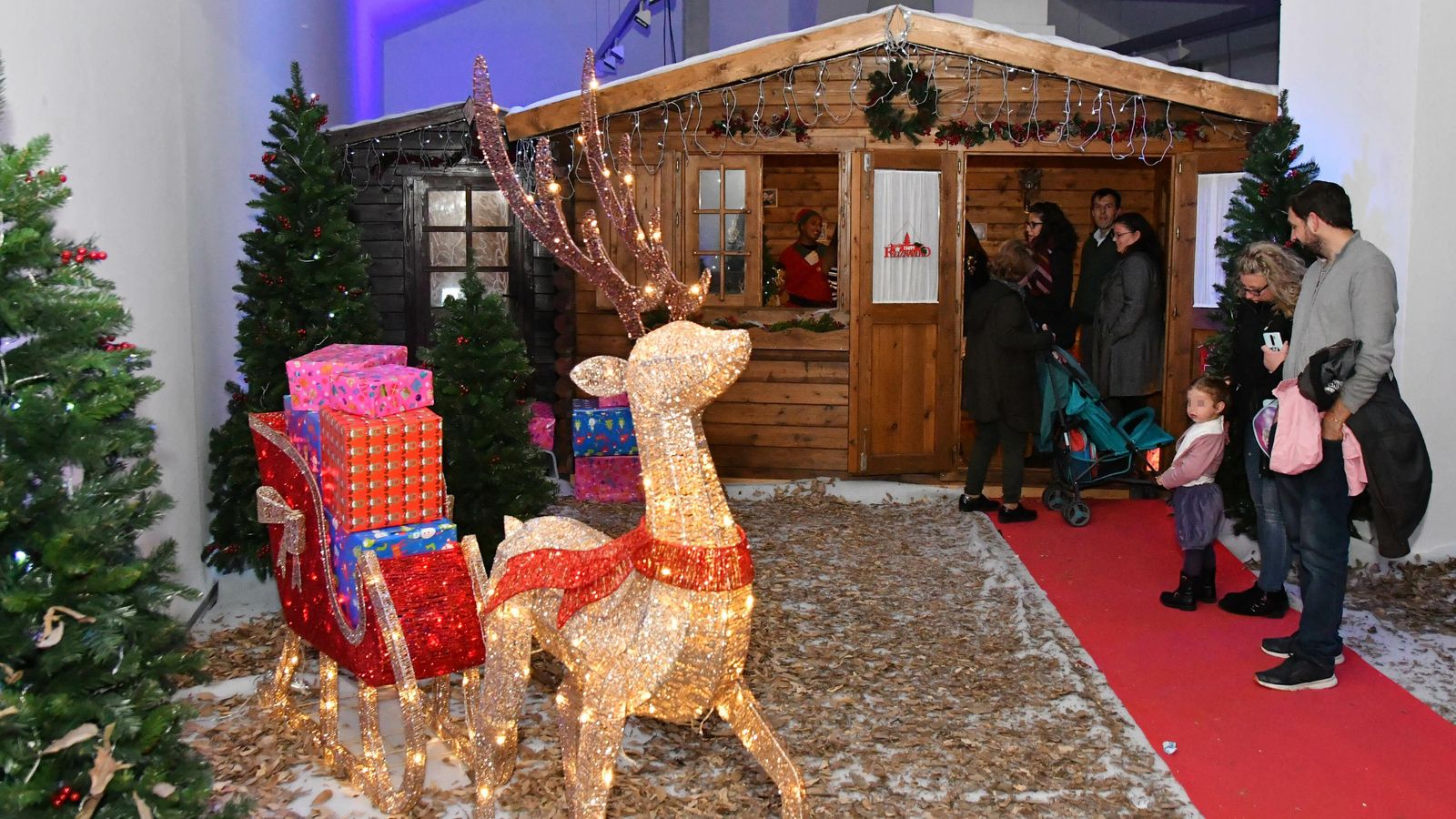 La Casa de Papá Noel se ubica en el Ayuntamiento de Tomares.