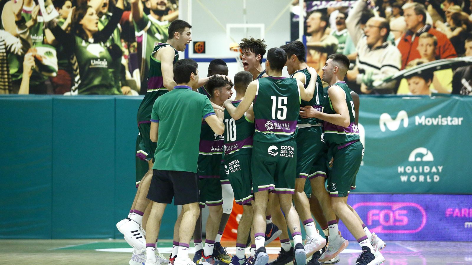 El Unicaja de EBA celebra una victoria.