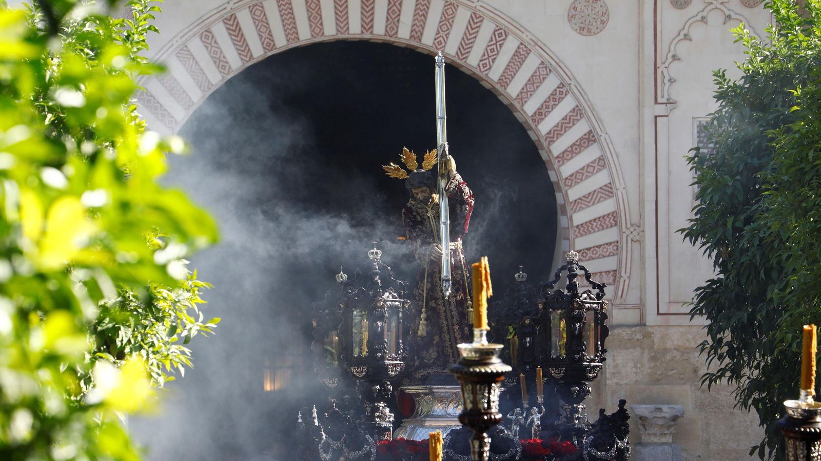 Nuestro Padre Jesús Nazareno, a su salida de la Catedral.