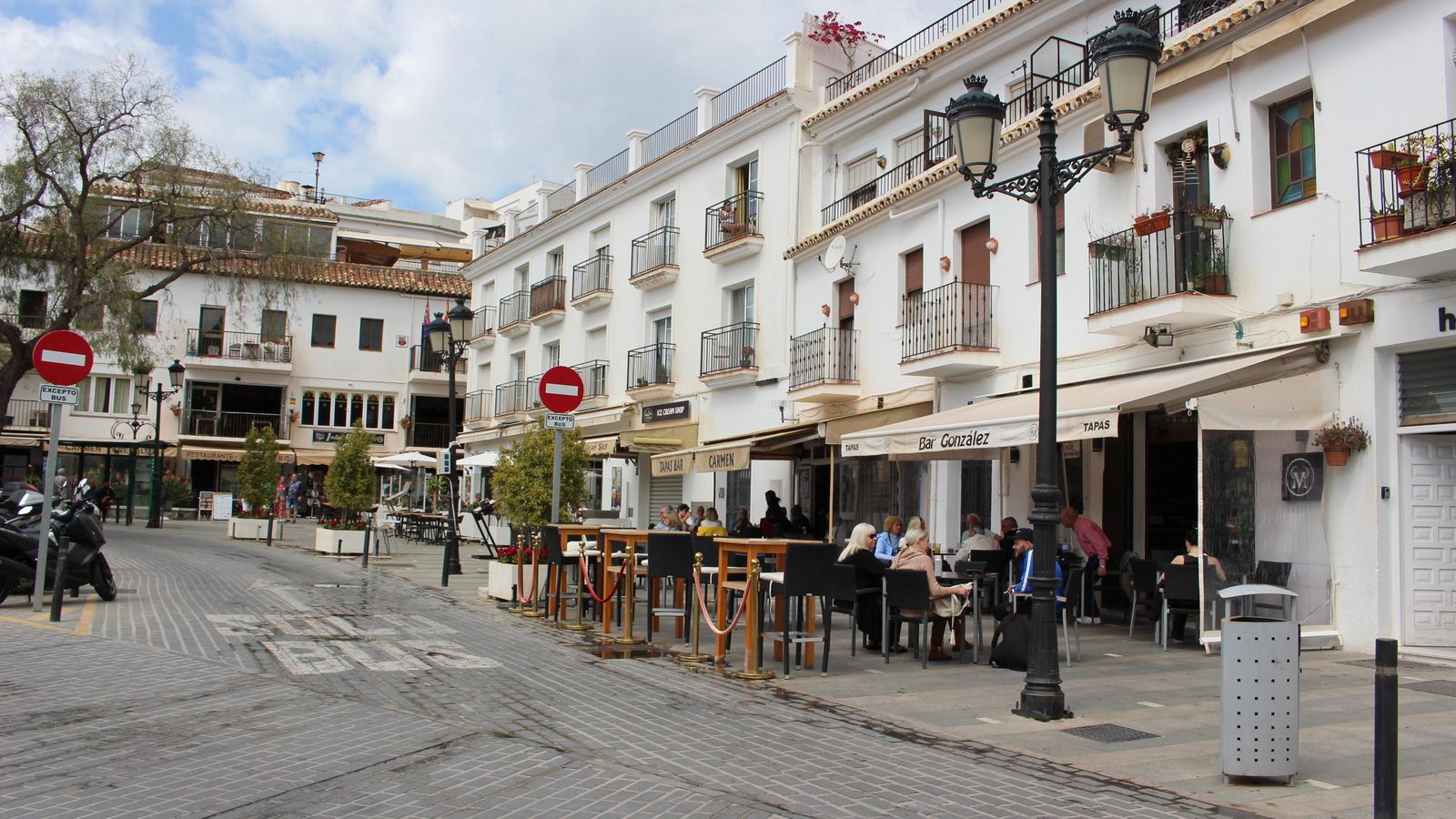 La calle Virgen de la Peña de Mijas. La calle Virgen de la Peña de Mijas.
