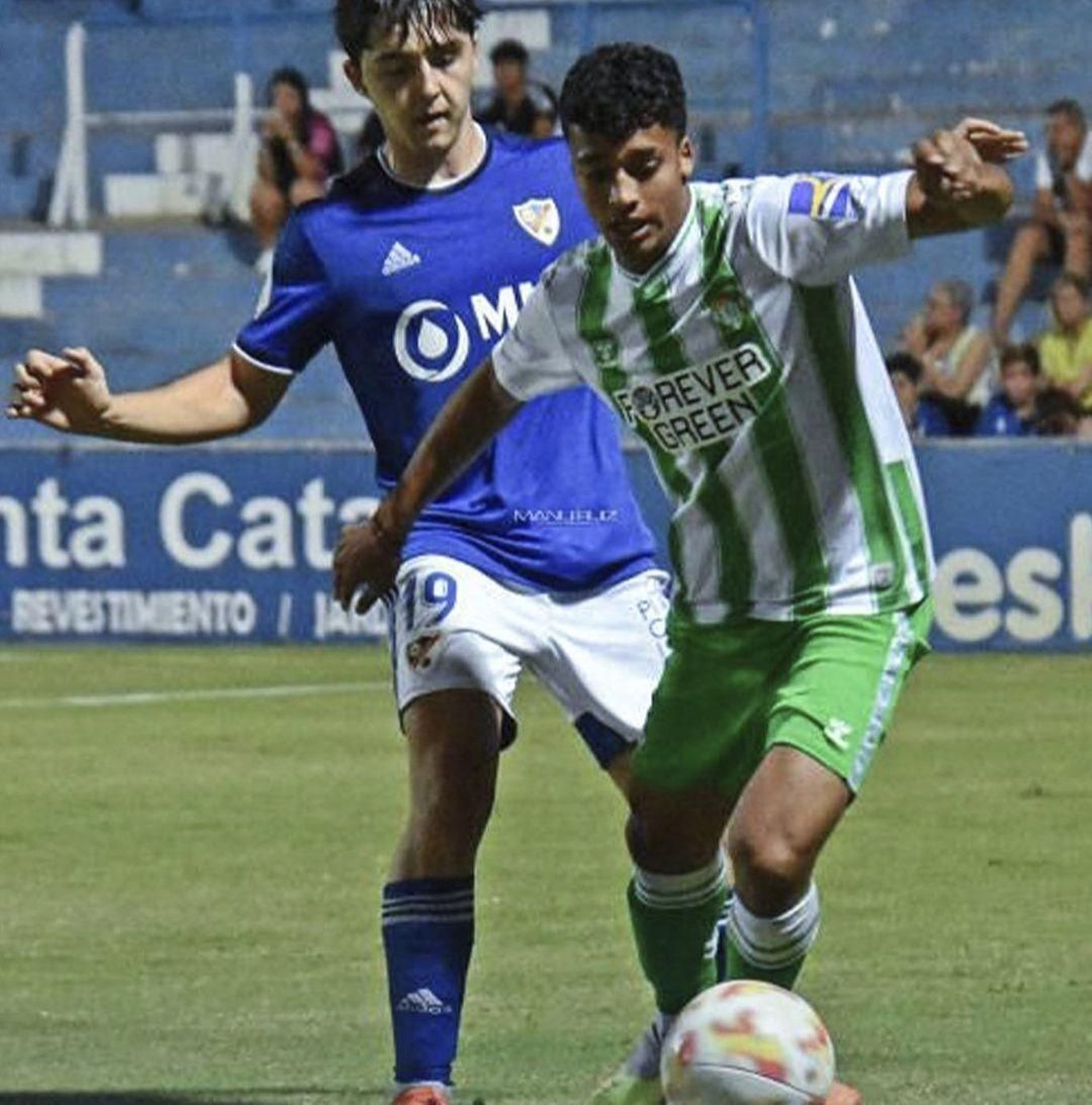 Omar, durante un partido de pretemporada con el Betis Deportivo ante el Linares