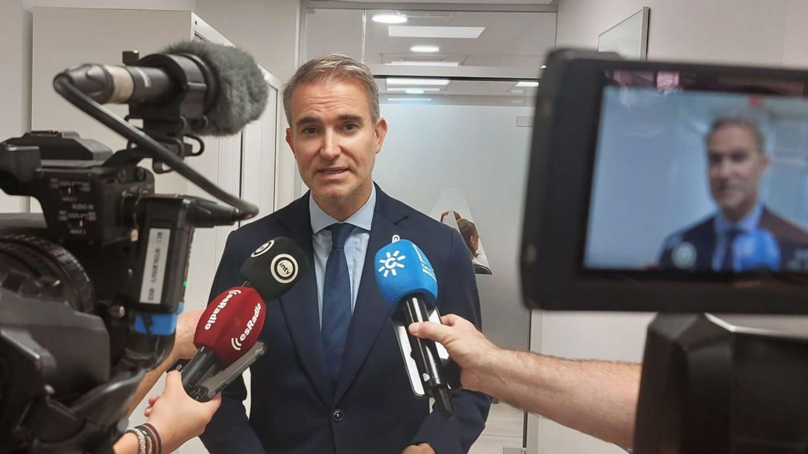 Amós García Hueso.