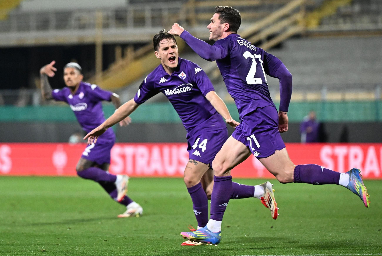 Las fotos del Fiorentina-Betis de la Conference League